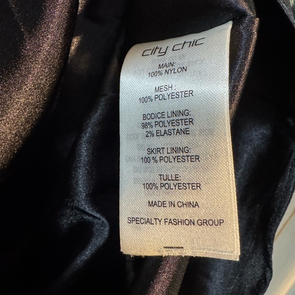 City Chic Black Lace Fit & Flare Plus Size 18 Worn Once | Wedding Guest Cocktail - Picture 5 of 7